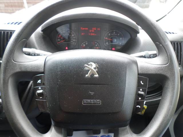 2021 Peugeot Boxer 2.2 BlueHDi Low floor Luton 165ps