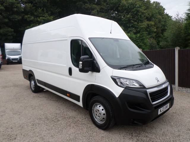 Peugeot Boxer 2.2 BlueHDi H3 Professional Van 140ps Panel Van Diesel White