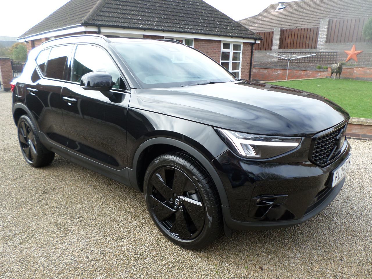 2025 Volvo XC40