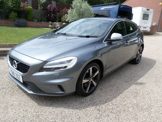 2018 Volvo V40 2.0 T2 [122] R DESIGN Nav Plus 5dr