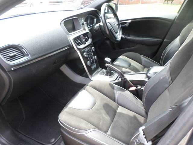 2018 Volvo V40 2.0 T2 [122] R DESIGN Nav Plus 5dr