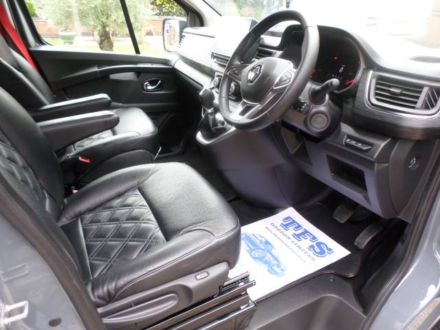 2023 Renault Trafic 2.0 dCi 150 3T1 H1 Van Red Edition Auto